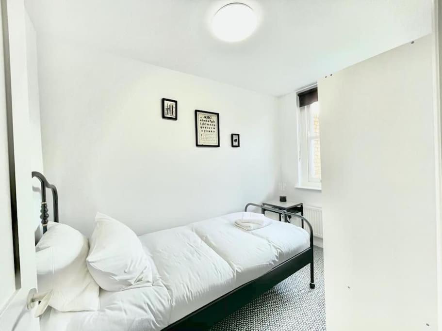 Amazing Spacious 2 Bed Apart Appartement Londen Buitenkant foto