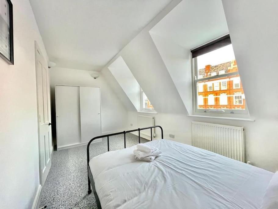 Amazing Spacious 2 Bed Apart Appartement Londen Buitenkant foto