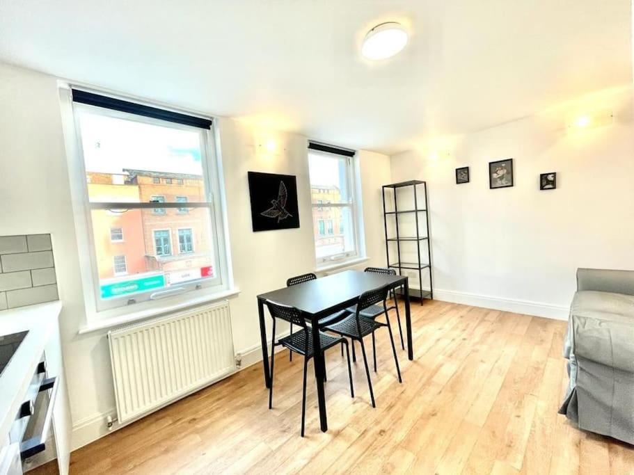 Amazing Spacious 2 Bed Apart Appartement Londen Buitenkant foto